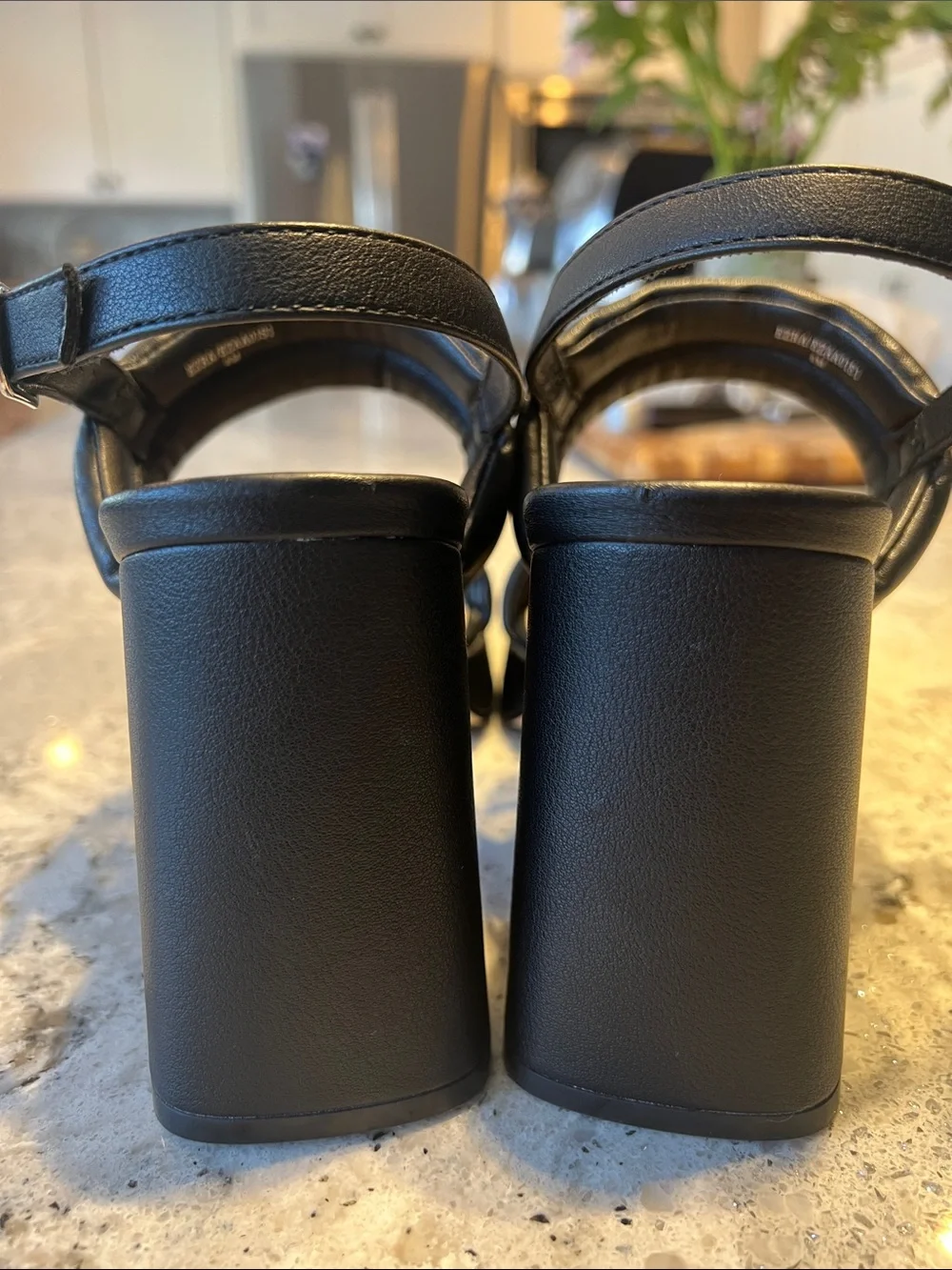 NWT Steve Madden Tahani Black Puffy Platform Sandals Block Heel Size 8 NWOB